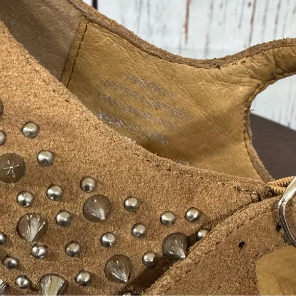 JEFFREY CAMPBELL NIGHT WALK PRICKLY Studded Tan Suede heelless Platforms 6 New