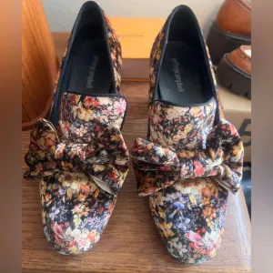 Jeffrey Campbell Print- Bow shoes size 8.5