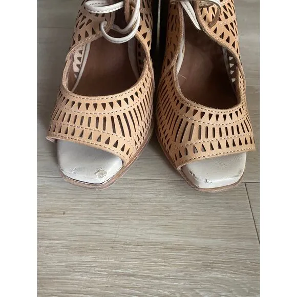 Jeffrey Campbell shoes women’s size 9 tan Rayos cutout wedge lace up boho