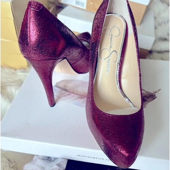 🎁Jessica Simpson real leather. red sparkly pumps.NEW IN ORIGINAL BOX🎁