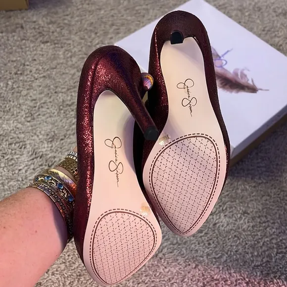 🎁Jessica Simpson real leather. red sparkly pumps.NEW IN ORIGINAL BOX🎁