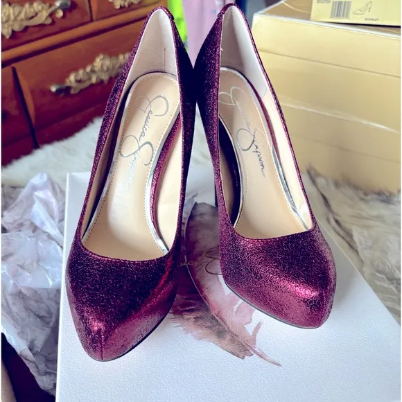 🎁Jessica Simpson real leather. red sparkly pumps.NEW IN ORIGINAL BOX🎁