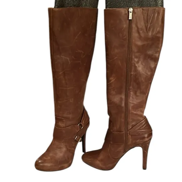 Jessica Simpson size 10 brown or cognac leather knee high boots side zipper