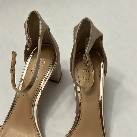 Jewel Badgley Mischka heels size 9 1/2