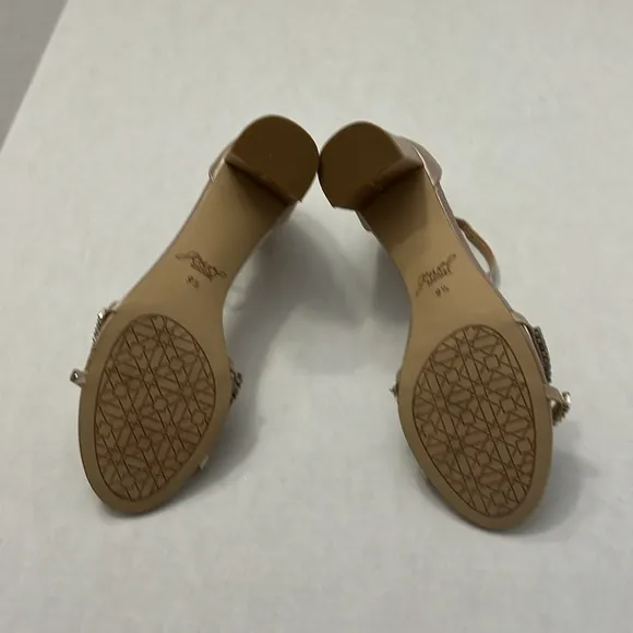 Jewel Badgley Mischka heels size 9 1/2