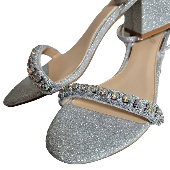 Jewel Badgley Mischka  Odonna Silver Glitter Open Toe Block Heel Sandals sz 6.5
