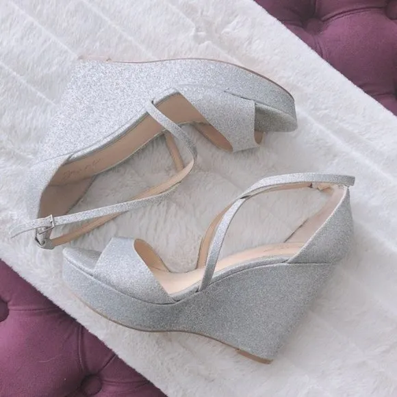 Jewel Badgley Mischka Wedge Heel Sandals Platform Silver Size 10M New w/o box