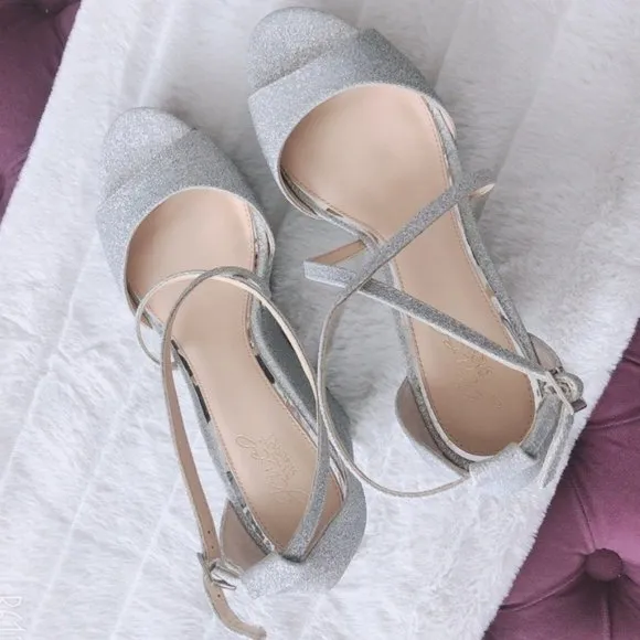 Jewel Badgley Mischka Wedge Heel Sandals Platform Silver Size 10M New w/o box