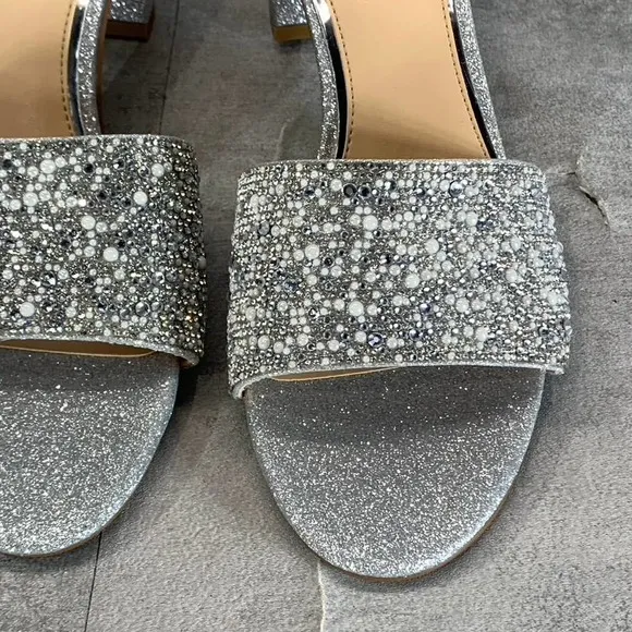Jewel Badgley Mischka Women's Silver Glitter Della Rhinestone Slide Sandal SZ7.5
