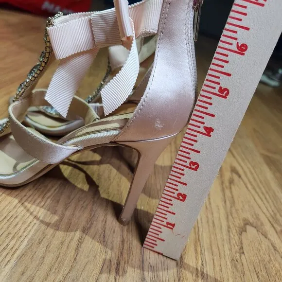 Jewel By Badgley Mischka Size 6