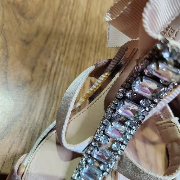 Jewel By Badgley Mischka Size 6