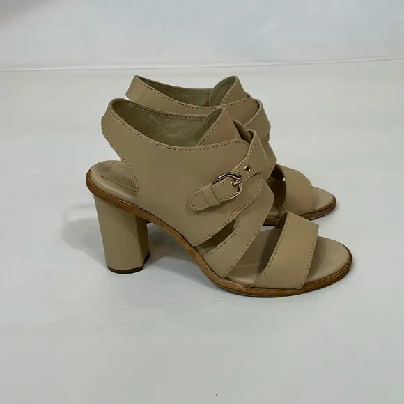 Jil Sander Navy Sandals Heels Size 37.5 US7 Tan Leather Front Buckle