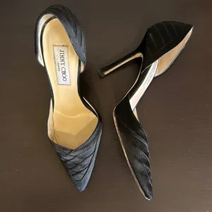 JIMMY CHOO London Black Silk Satin Peau De Soie Pumps Designer size 37 US 7