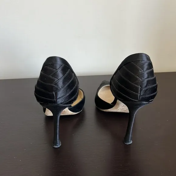 JIMMY CHOO London Black Silk Satin Peau De Soie Pumps Designer size 37 US 7