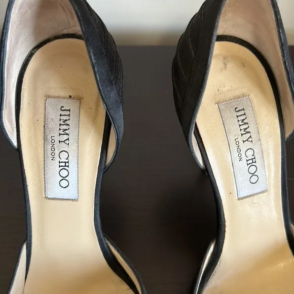 JIMMY CHOO London Black Silk Satin Peau De Soie Pumps Designer size 37 US 7