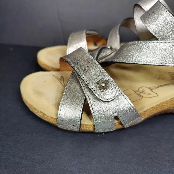 Josef Seibel Women's Natalya Platinum Glitter Strappy Flower Wedge Sandal Sz 6.5