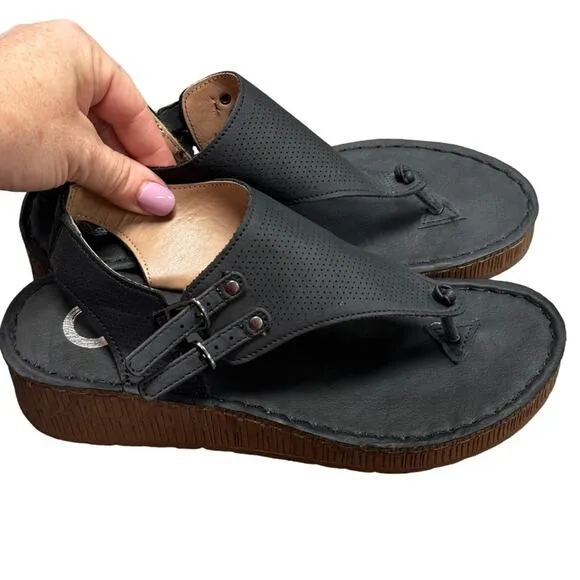 Journee Collection Womens Mckell Wedge HeelBuckle Sandals