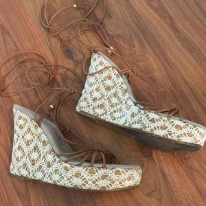 Juicy Couture cork  lace wedge lace up shoes wedges size 8.5