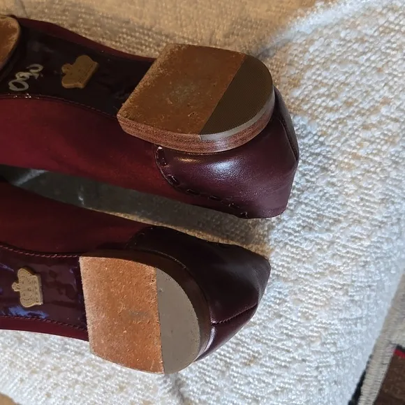 Juicy couture vintage Y2K burgundy, gold accent loafers flats shoes size 8.5