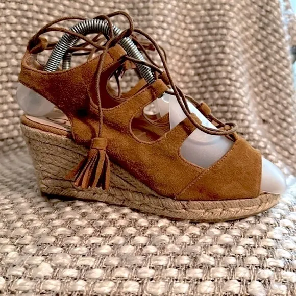 Kanna Ante Camel Women’s Lace Up Wedge Sandals size 38 EUC