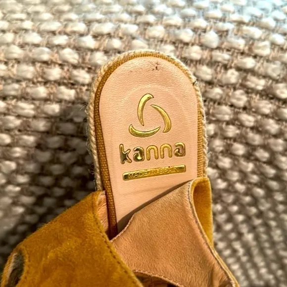 Kanna Ante Camel Women’s Lace Up Wedge Sandals size 38 EUC