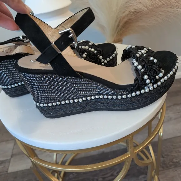 Kanna Black Wedge Sandals with Bold Platform