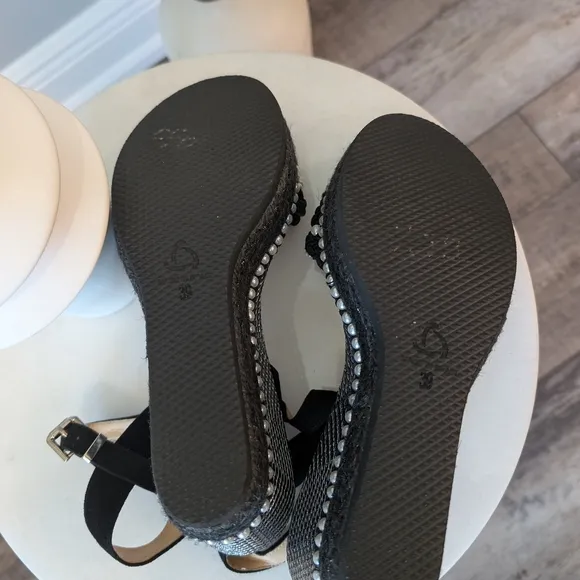 Kanna Black Wedge Sandals with Bold Platform