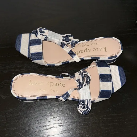 KATE SPADE Aphrodite Sandals in Awning Stripe/Outerspace Blue and White Size 8.5
