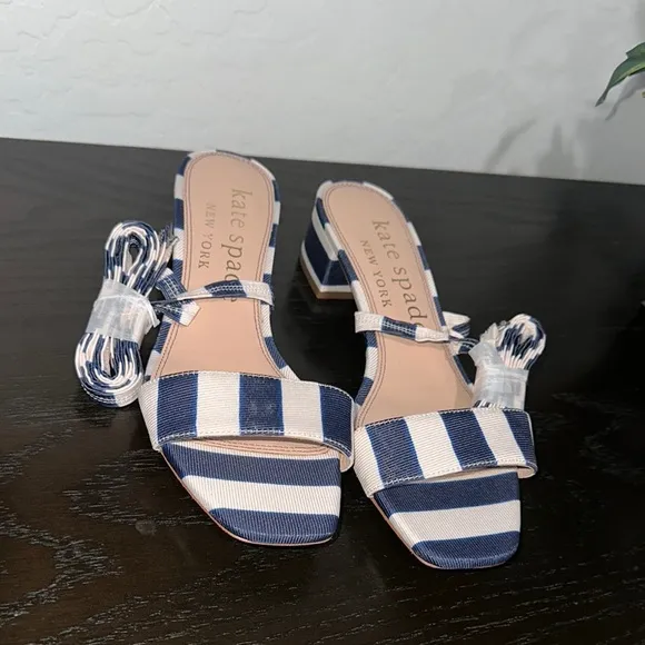 KATE SPADE Aphrodite Sandals in Awning Stripe/Outerspace Blue and White Size 8.5