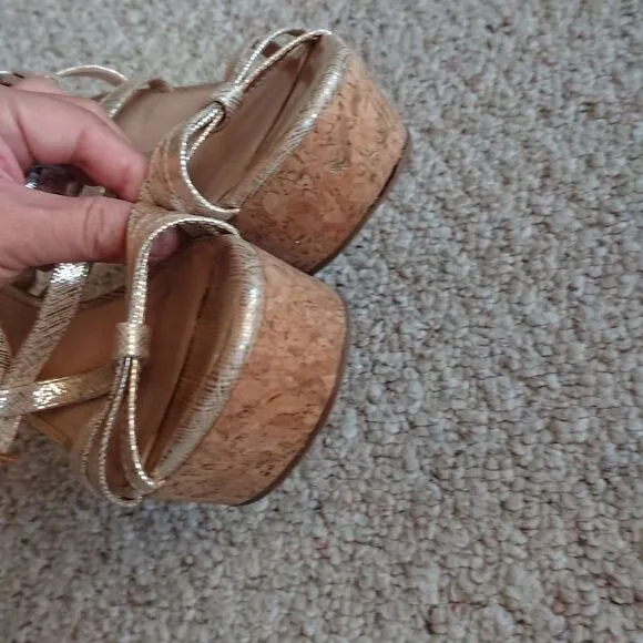 Kate Spade New York 10 GOLD METALLIC LEATHER Cork WEDGE Strappy SANDALS size 6M