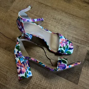 Kelly &amp; Katie Floral Block Heel Sandals
