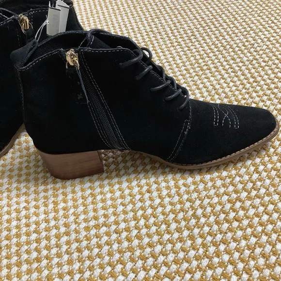 Kelsi Dagger Brooklyn getaway ankle boots size 7M