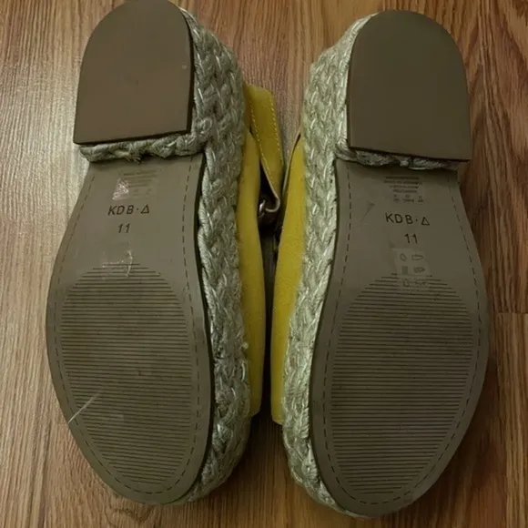 Kelsie Dagger Brooklyn Keys Platform Sandals. NEW