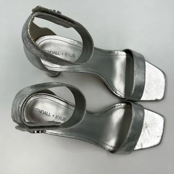 Kendall   Kylie Silver Lexx Clear Block Heel Sandals Size 9