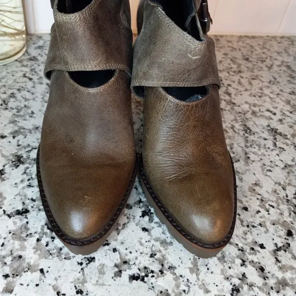 Kenneth Cole Buckle back Zip Knee-High Combat Tall Heel Brown Boots 6M