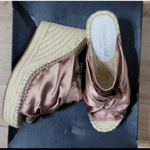 Kenneth Cole Odelle 2 Espadrille Sandals Blush Pink Metallic Satin Twisted Knot