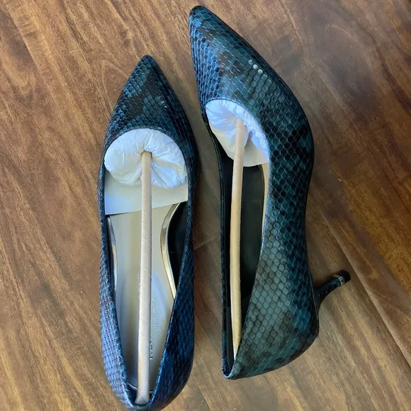 Kenneth Cole Women's Blue Pumps