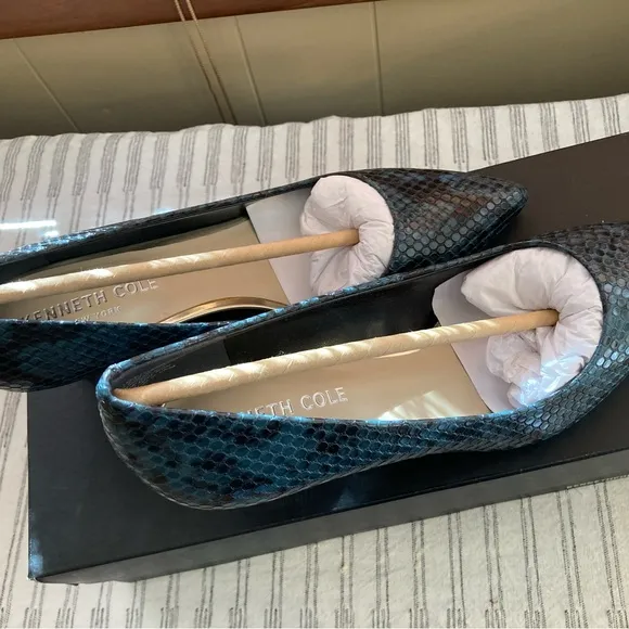 Kenneth Cole Women's Blue Pumps