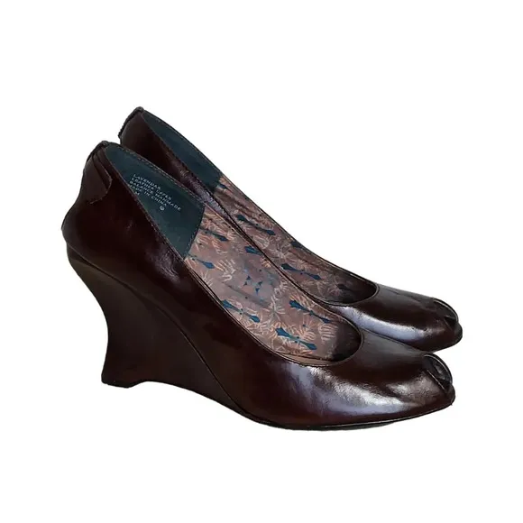 Kenzie Leather‎ Sculptured Wedge Peep Toe Heels Burgundy Brown Color Unique
