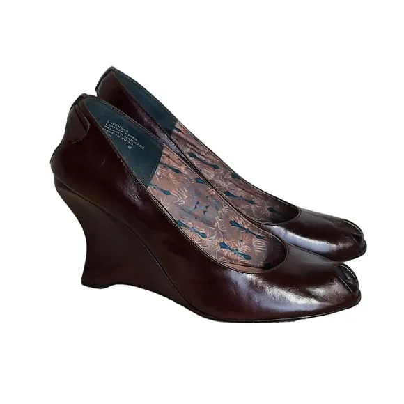 Kenzie Leather‎ Sculptured Wedge Peep Toe Heels Burgundy Brown Color Unique