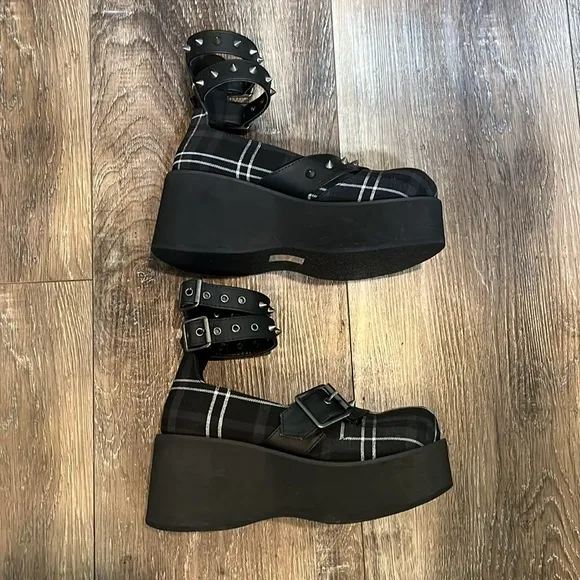 Killstar Bloody Mary Ash Tartan platform shoes