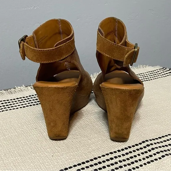 KORK-EASE / Berit Wedge Tan Leather Peep Toe Sandals Size 8