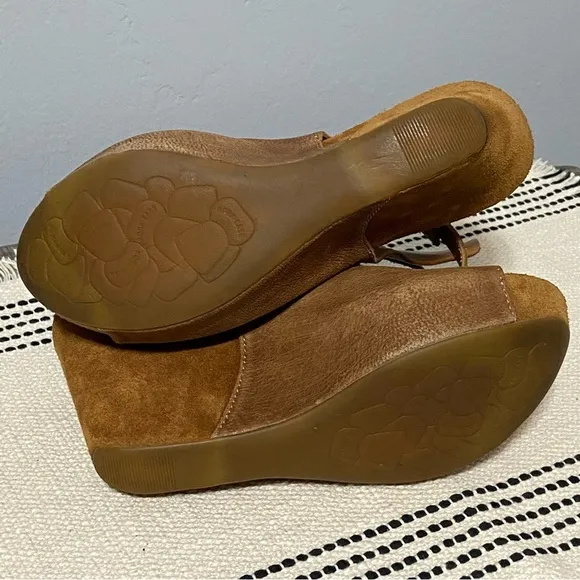 KORK-EASE / Berit Wedge Tan Leather Peep Toe Sandals Size 8