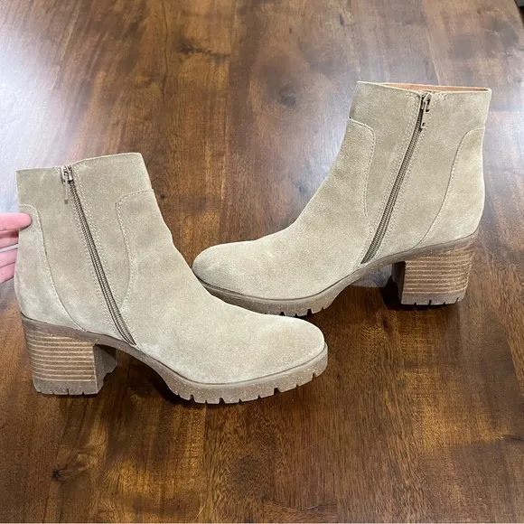 Korks By Kork-Ease Esmerelda Lugged Sole Ankle Block Heel Boots Size 9.5