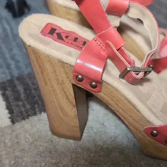 Korks by Kork-Ease Vachetta Aralyn Leather Sandals