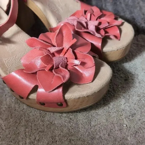 Korks by Kork-Ease Vachetta Aralyn Leather Sandals