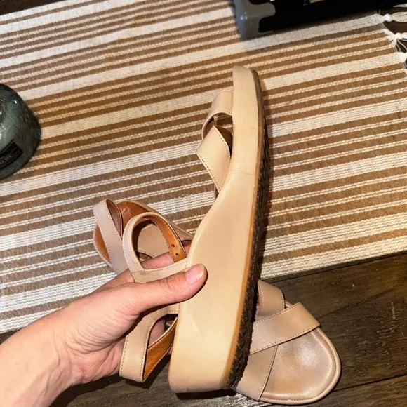 L’Amour Des Pieds CASIMIRO Leather Ankle Strap Tan Wedge Sandals Size 11