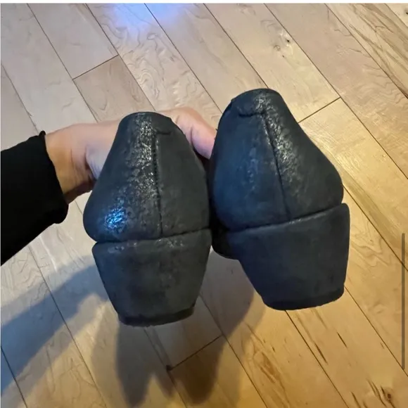 L'Amour Des Pieds Collection Bracey Slip-OnWedge Shoes Black Leather size 8.5