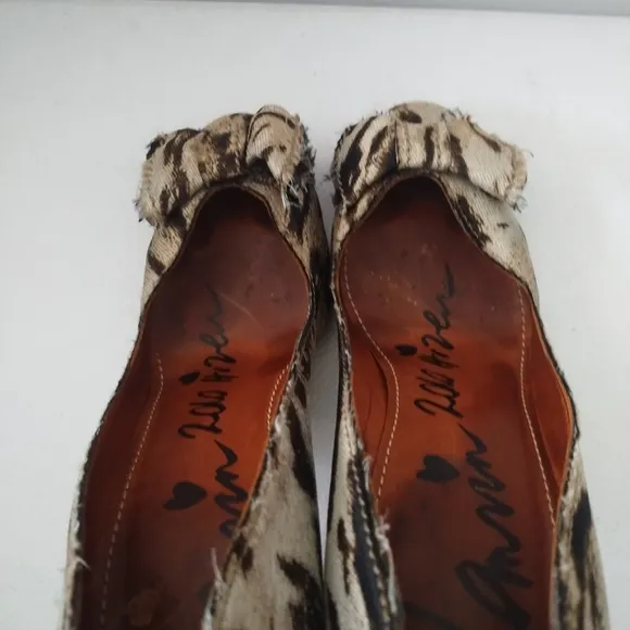 LANVIN ANIMAL PRINT PUMP'S WITH BOW