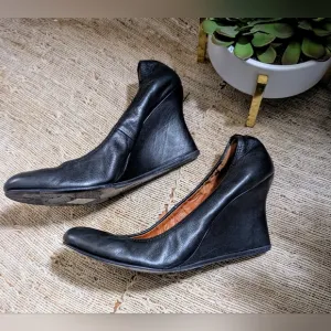 Lanvin • Leather Scrunch Wedge Pumps in Black